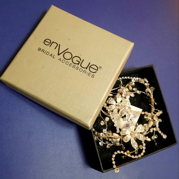 ENVOGUE WEDDING HAIR VINE - SILVER & CRYSTAL main image 5